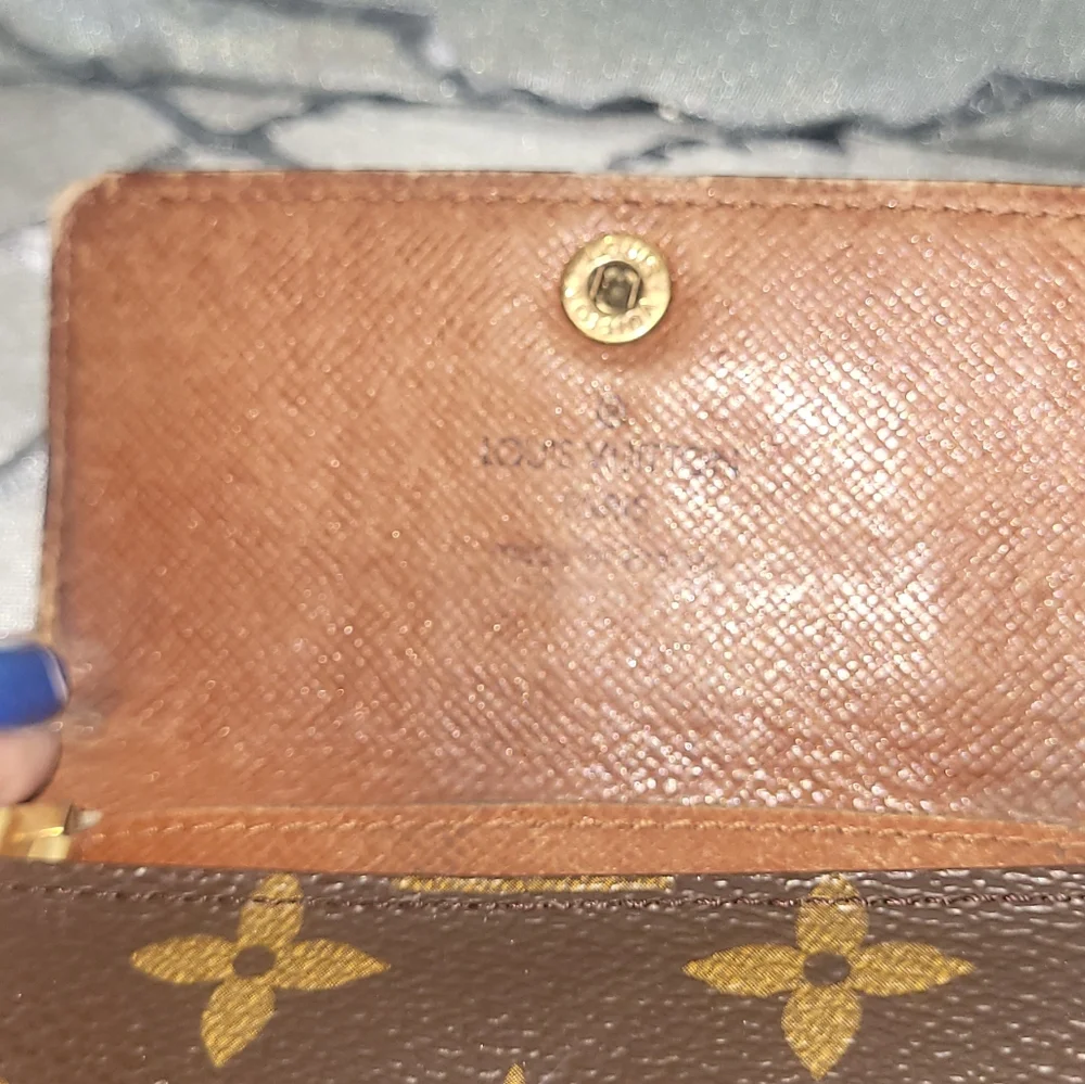 Vintage Louis Vuitton Monogram Key Holder - Picture 5 of 8